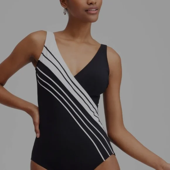 Black and White Striped Swimsuit - Picture 3 of 7